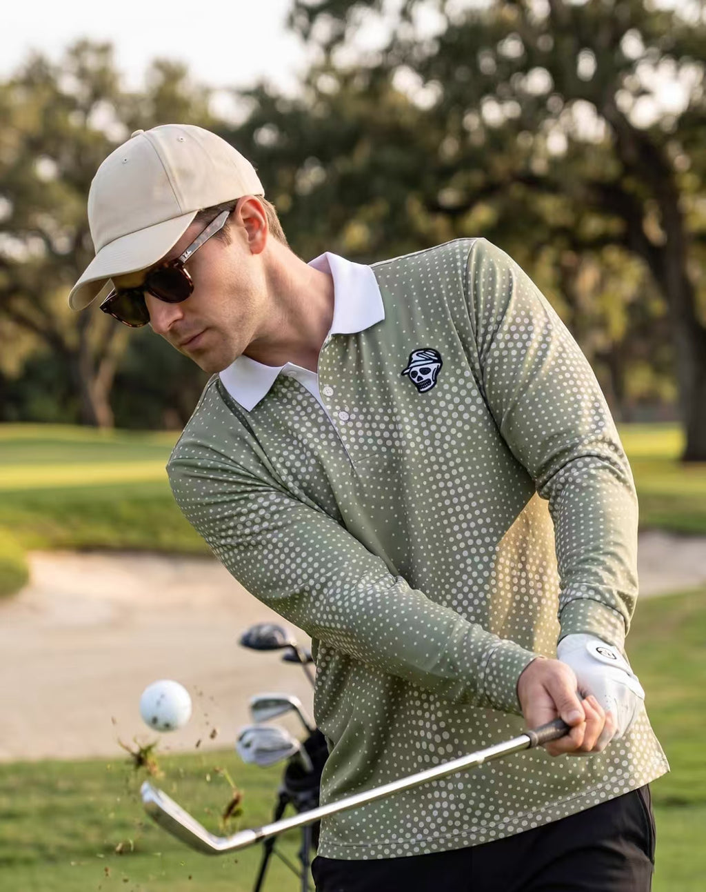 Devereux Golf Men’s Green Gradient Polka Dot Long Sleeve Polo Shirt in Green - product view